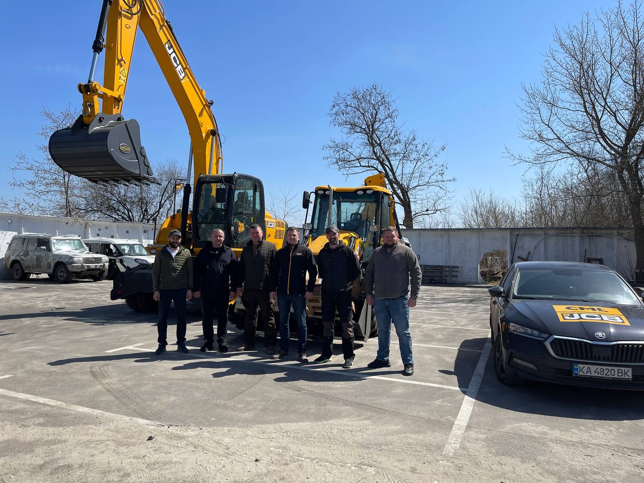 Компанія "Констракшн Машинері" у сумісному проекті з Товариством Червоного Хреста здійснили поставку екскаваторів JCB JS 175W та JCB 3CX Sitemaster для відновлення водопостачання у м. Ірпінь!