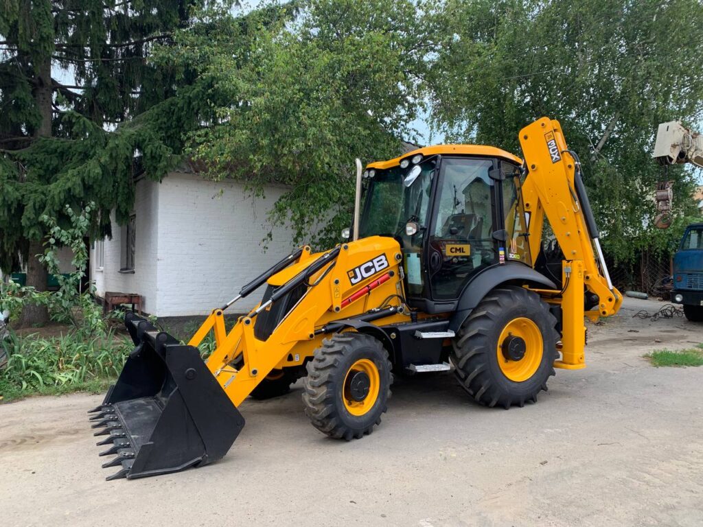 Екскаватор-навантажувач JCB 3CX Sitemaster для відновлення Полтавщини